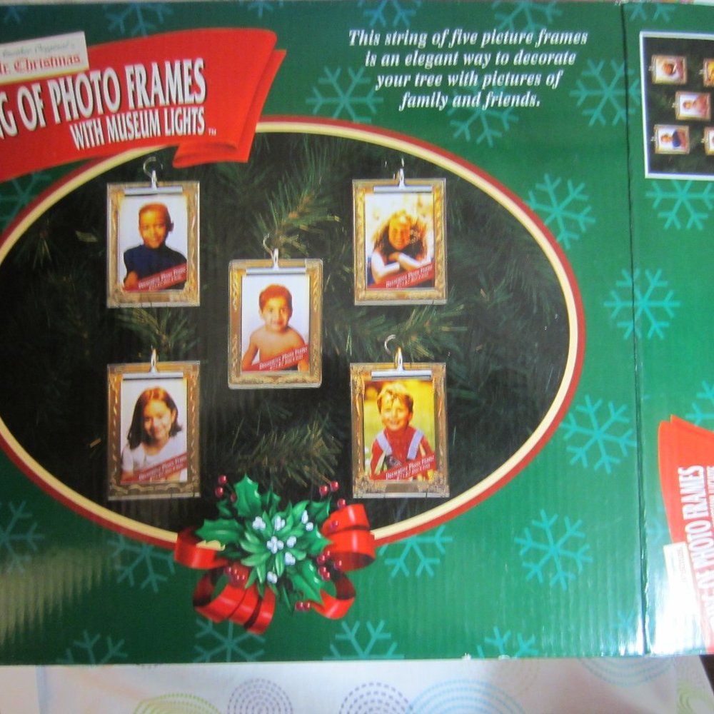 COLLECTIABLE/MR. CHRISTMAS -STRING OF-FIVE - PHOTO FRAMES WITH MUSEUM LIGHTS